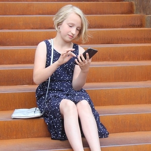 Parents: Don't Trust App Makers to Remove Online Predators